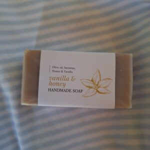 Bytjie Salf handmade Vanilla and Honey soap